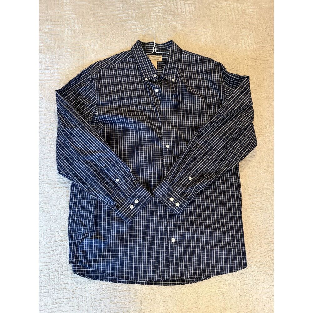 Duluth Trading Navy Checkered Wrinkle Fighter Button Down Shirt